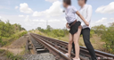 【Unrepaired】JD has exhibitionist sex while sticking out her on the railroad tracks and hits her skirt with her back