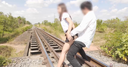 【Unrepaired】JD has exhibitionist sex while sticking out her on the railroad tracks and hits her skirt with her back