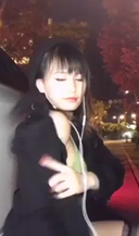 [Uncensored] Exposure masturbation of a cute busty beauty with outstanding style. While worrying about the surroundings, he continues to capture nasty selfie masturbation on camera