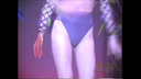 泳裝製造商的模特秀和照片會議！ 1992年（1）有很多高腿和咬！