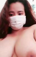 [] 一個擁有超大和精美形狀的美麗女人固定，跨在頂部，從後面和前面放進去，擺動她的臀部！