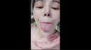 [Uncensored] Personal shooting on the vertical screen of a smartphone, rubbing a against the face of a slender Chinese person and wishing, shooting in the mouth ...