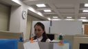 【個人撮影】同僚がオフィスでこっそりフェラチオご奉仕♡気持ち良すぎてドピュっと発射♡