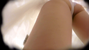 Under the skirt (ladder shooting 50m per second part 2!) Uncontrollable impulse, upside-down large close-up of panties that fit into the buttocks! !! Fluffy married woman clerk. )