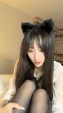 Live chat of a beautiful sister who is too serious with cat ears!