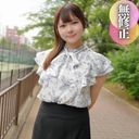 3日間！70%OFF【顔出し】プリっとしたエクボが可愛い美巨乳女を仲間とハメ撮り3P。顔に見合わぬビッシリ生え揃った陰毛マンコをザーメンで汚してみました。