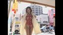 【Exposure】Older sister walking in the city in a naked coat, masturbating with a in front of the station, and pedaling a bicycle with body paint