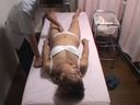 A woman who sprees with a powerful electric vibrator during oil massage! File.1-2