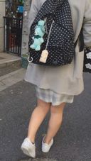 素人パンチラ狩り in お外で撮影会 vol.003 フリーの女性が集まる街 錦糸町で逆さ撮り 女子大生２人《1920ｘ1080 高画質ZIP付き》