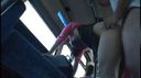 유부녀가 에로틱한 몸을 꿈틀거리며 주행 노선 버스로 질 내 사정!　1 부분