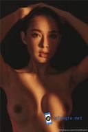 巨乳モデル自慰行爲と全裸写真（特典：184P）