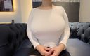 [Personal shooting] 25-year-old J-cup Hinata-chan's braless white knit extra-large breasts are played down! Front angle ver.