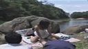[Exhibitionist sexual intercourse] 〈Perverted M woman〉 A shameful girl with a nice body and erotic breasts has sex while being seen by others on the riverbank! Being stared at and sensitivity MAX fierce orgasm! !!