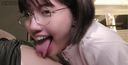 [Individual shooting] A girl who likes reading actively sucks the raw of a busu man while wearing glasses and allows vaginal shot in the shaved!