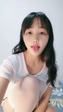 中国のおっとりたれ目な女性の制服コス自撮り動画