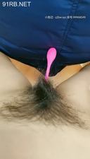 As soon as the video starts, it's really dangerous! Vibrator masturbation right behind my brother, shame masturbation of my sister who was excited by the harassing situation