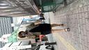 【Panchira】 [] Shooting a hostess in the morning in the downtown area of Japan, and sticking closely to her full of gaps outside