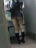 [Public toilet in Ikebukuro] Targeted 18-year-old deepthroat, fingering, Gonzo shooting * Limited quantity