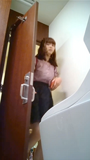 【テコキング30】可愛い女子大生達のパイパン姿を隠し撮り in トイレ