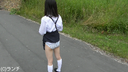 ○ 學生[制服女孩]把它帶到休閒的地方拍攝褲子（夏天的制服）掛裙