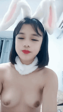 【Erotic ranking】18-year-old innocent and sweet sister masturbates rabbit ears