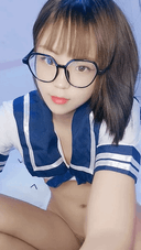【Amateur Girl Ranking】Live broadcast of masturbation of a college student sister with innocent short hair glasses (below)