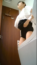 【テコキング22】生理中の激カワJDの汚ケツが丸出し！ in トイレ