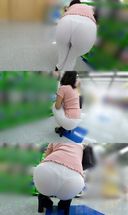【Exploration of bites】Close up photo of an older sister walking with a well-developed buttocks!!