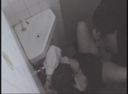 連續發生的女生生廁所事件全部記錄在一個混蛋安裝的隱藏攝像頭上 09
