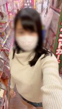 It's an amateur selfie! I wore racy denim shorts (no panty) that I got as a gift, and exposed masturbation at an adult DVD shop, and when I took it off at the end, an unexpected person came from the front and ran away in a hurry、、、