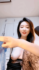 【MyFANs】Live masturbation broadcast——The meat stick is inserted reciprocatively in the mouth of my vagina
