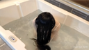 After wetting and shampooing the longest 140cm super long hair in the history of "Shampoo Sex Secret Mitsuami", ★ the scene where she appears like Sadako from the ♡ bathtub with a standing back is also full of hair fetish elements!