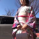 【Yen】The daughter of a yakitori restaurant My father's income dropped sharply due to Coronaka, and I asked him to pay the furisode rental fee in arrears, and on the way home from the coming-of-age ceremony, I got a vaginal shot