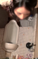 [Married woman / theft] Toilet / masturbation theft of a beautiful wife of a former model 〇 I was able to take a natural appearance without being noticed by the camera * Be careful for immediate deletion