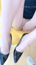 【小悪魔1080P】彼女のお尻にストッキングを履いて足が反っている。