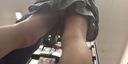 [Panchira girl 13 at the store] Miniskirt 3 shots upside down next to her boyfriend!