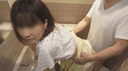 [Uncensored x personal shooting] A married woman who sells her body to pay the monthly fee of practice ... During the swimming class time of my own child, I forced a housewife who earns money by money in the multipurpose toilet of the community center to vaginal shot!