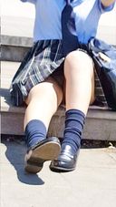 Schoolgirl inadvertently panty shot