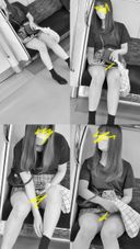 電車内 お休み中の女の子を隠し撮り　4　はしたないカッコでパンティが 　レビュー記入で4K動画！