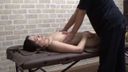 [Nothing] A slender mature woman who desperately endures panting, but her body reacts with electric massage treatment