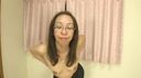 [Dance video] Strip of a bespectacled wife in her 50s ☆ Take off black pantyhose and take off and be naked ♪