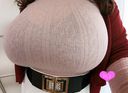 【N cup】Clothed Colossal breasts Can you convey the softness of "fluffy"? Mashumaro "Burun" shake ♪
