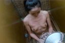◆在海濱別墅的淋浴房拍攝焦慮的女孩的淋浴場景01