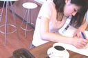 ◆カフェでくつろいでいる女の子のパンチラ　04