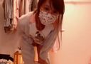 【Live Chat】 [None] A beautiful girl with brown hair with slender de M in glasses delivers masturbation according to the listener's instructions!