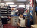 Why did a community-based privately owned video rental store with many members and a very busy business go bankrupt? The female clerk of the cashier of a store with a lot of AV inventory gets! !! Is that true? Surveillance cameras watching