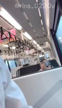 【사립학교 2학년 ♡ 셀카입니다】 전철에는 승객이 있는데 스커트를 넘기고 대담하게 펀치라, 바지 안에 손을 넣어 격렬하게 자위.