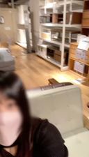 It's an amateur selfie! It is in-store masturbation. I sat on the sofa and masturbated with a even though there were other customers, and it felt good with a sense of immorality because the pounding was half-hearted.
