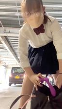 [3G Cup Erika] It's ☆彡 a selfie Valuable video of continuing to masturbate while a car is passing behind you in the parking lot! When I put the sucking toy in my and masturbated, the car backed up to that place at the end、、、!!
