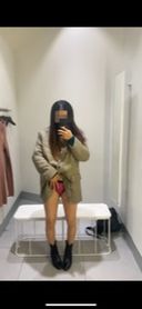 [Married Woman Amateur Cuckold Wife 、、、 in the fitting room of a shopping mall] Done-up masturbation that leaks man juice using a rotor Fitting room Masturbation Man juice exposure Original video